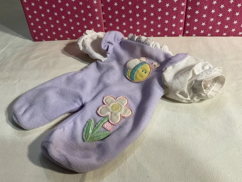 VTG. COLECO/CABBAGE PATCH KIDS LAVENDER ROMPER W/BUMBLEBEE & FLOWER, NO DOLL,