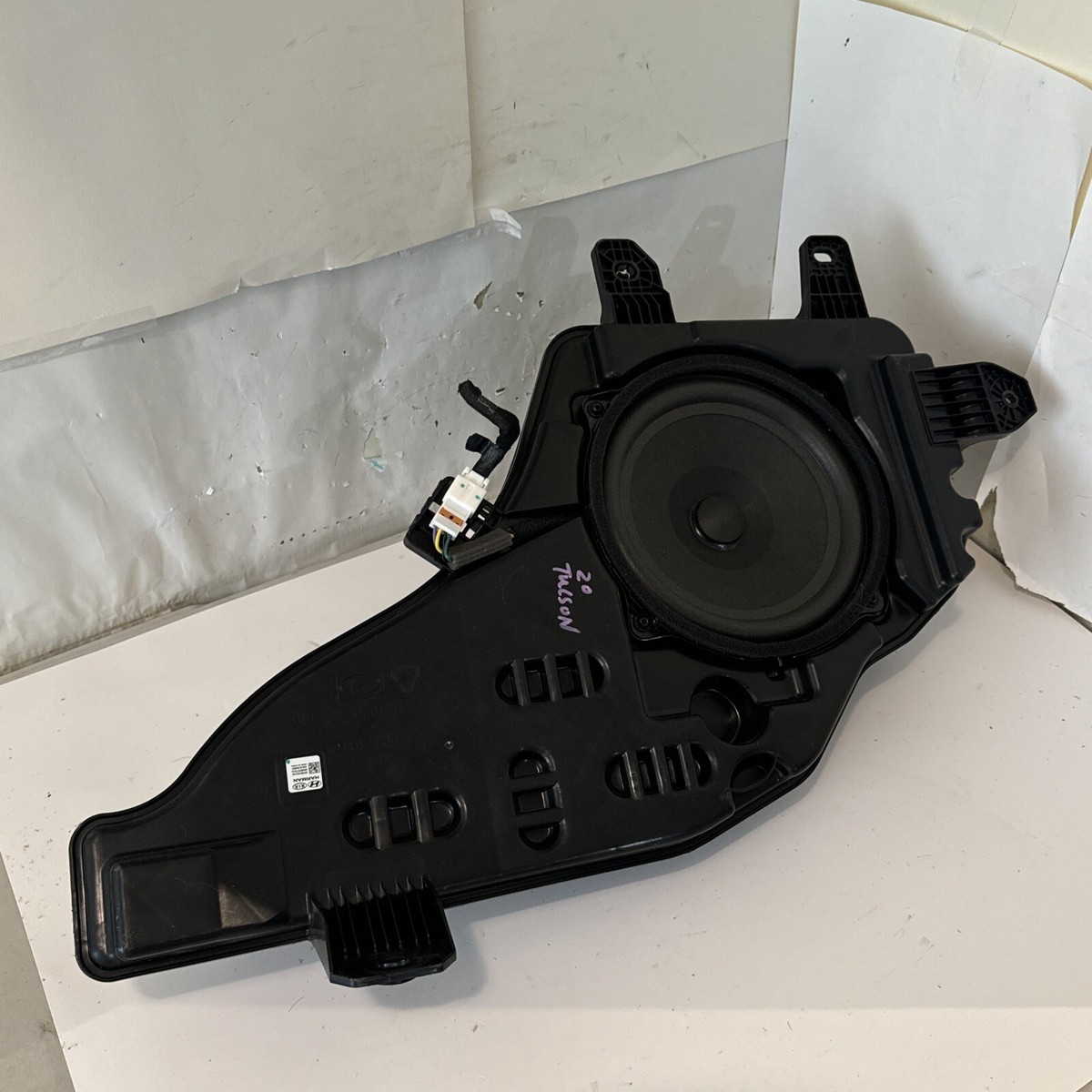 2020 HYUNDAI TUCSON SUBWOOFER BASS BOX SPEAKER OEM 96380-D3150 | eBay