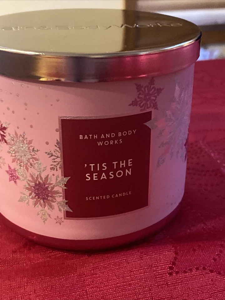 NUEVO Bath & Body Works Tis The Season 3-Mecha Vela Navidad Rosa Tarro 14.5 OZ Foto 2 de 4