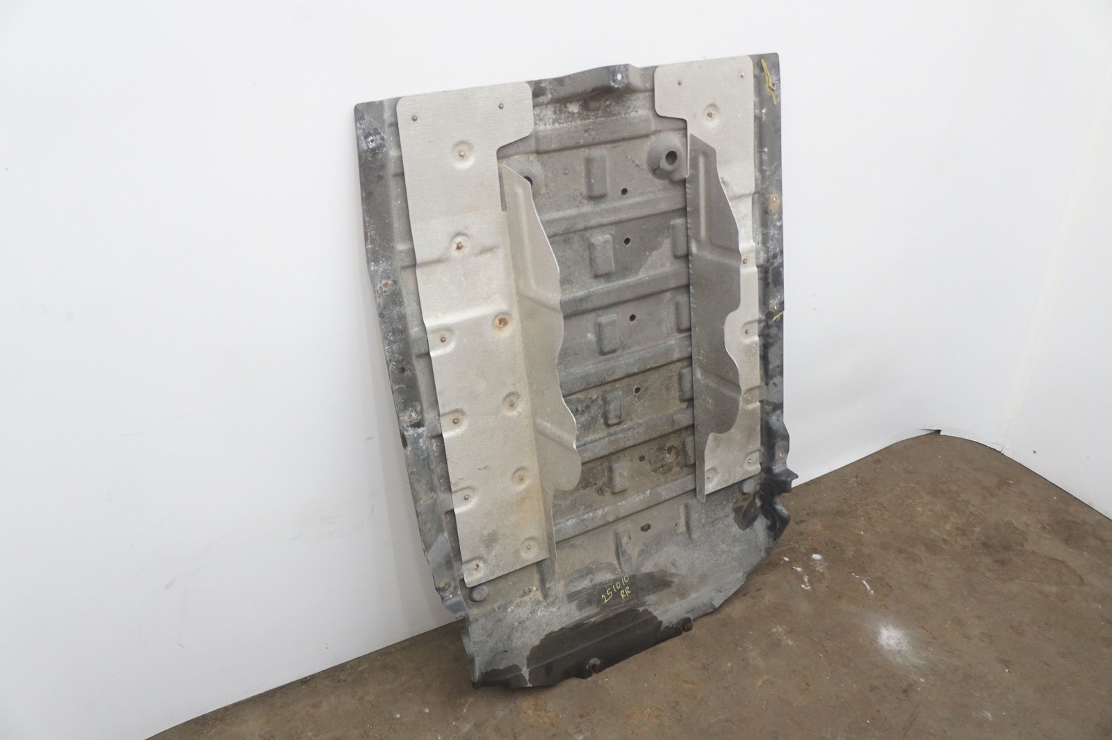 Front Underbody Skid Plate Panel OEM 51717176390 Rolls Royce Phantom Vii 2006