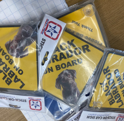 Restposten 6 x Autoschild Saugnapf Labrador Senioren Behinderte Auto Sicherheit Warnung 13m