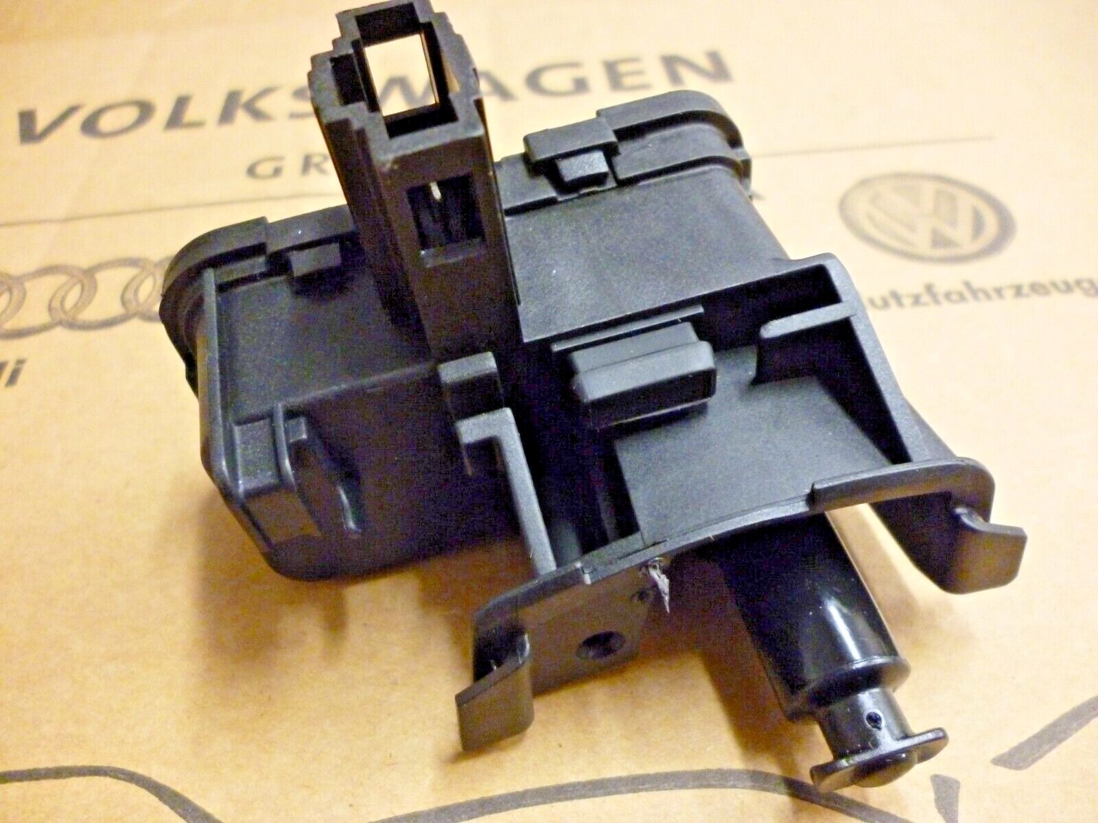 NEW GENUINE SEAT LEON 2013 2017 FUEL FLAP SERVO MOTOR 7P0810773F eBay