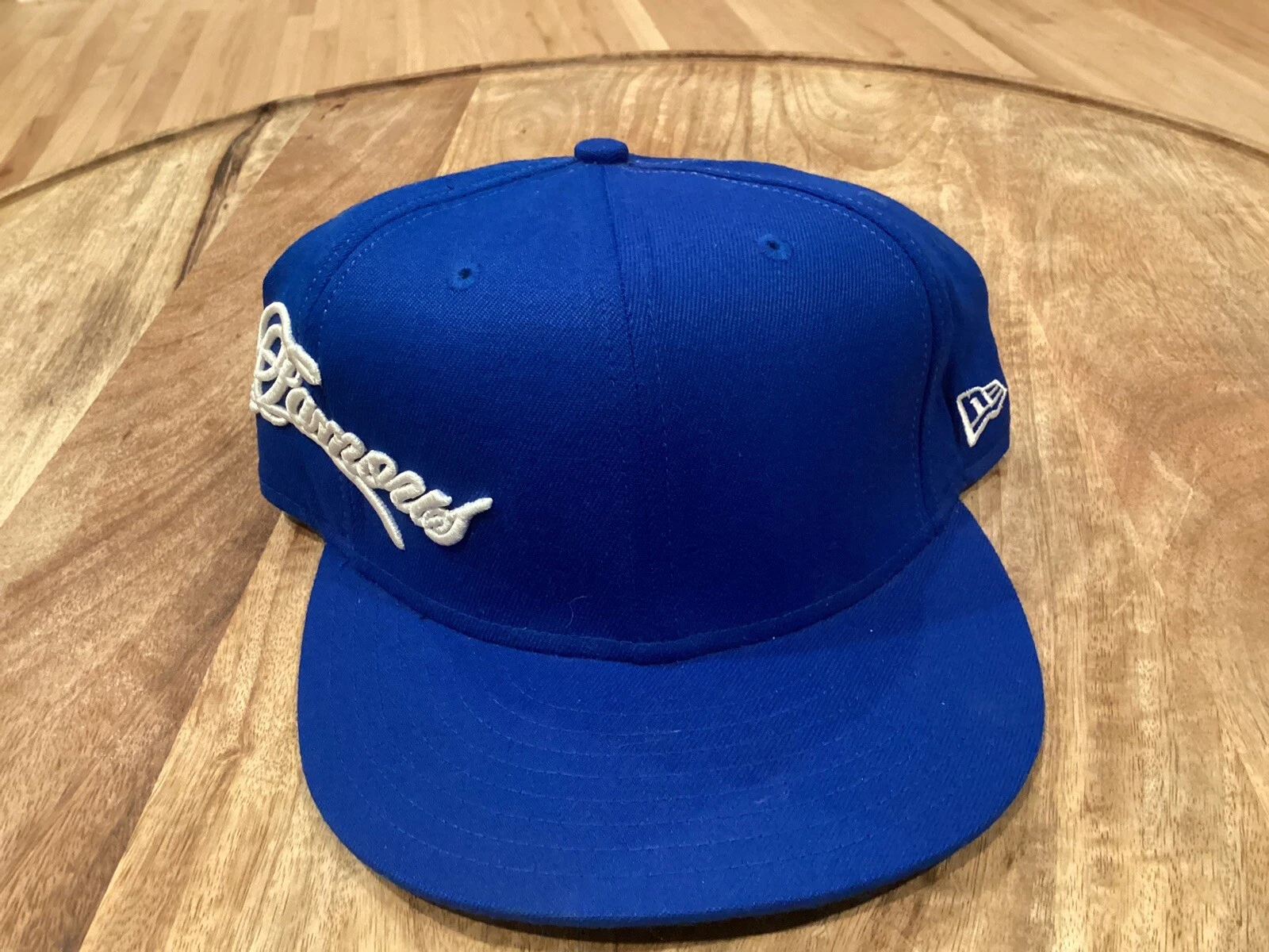 Neuf avec étiquettes 2006 Supreme World Famous New Era casquette 7 1/2 chapeau Nike Stussy vintage bleu