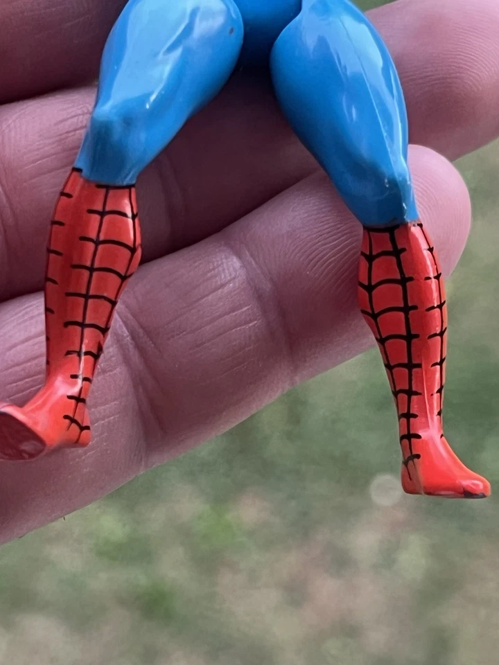 Figura de acción de colección 1984 Marvel Comics Secret Wars Spiderman Mattel articulaciones rígidas Foto 4 de 4