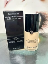 NIB Giorgio Armani ~ 4.0 Light Golden ~ Luminous Silk Foundation 30ml! Fullsize