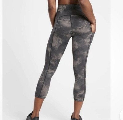 ATHLETA Leggings 2X  Ultimate Stash Pocket Printed Capri Polka Dot Print Gym