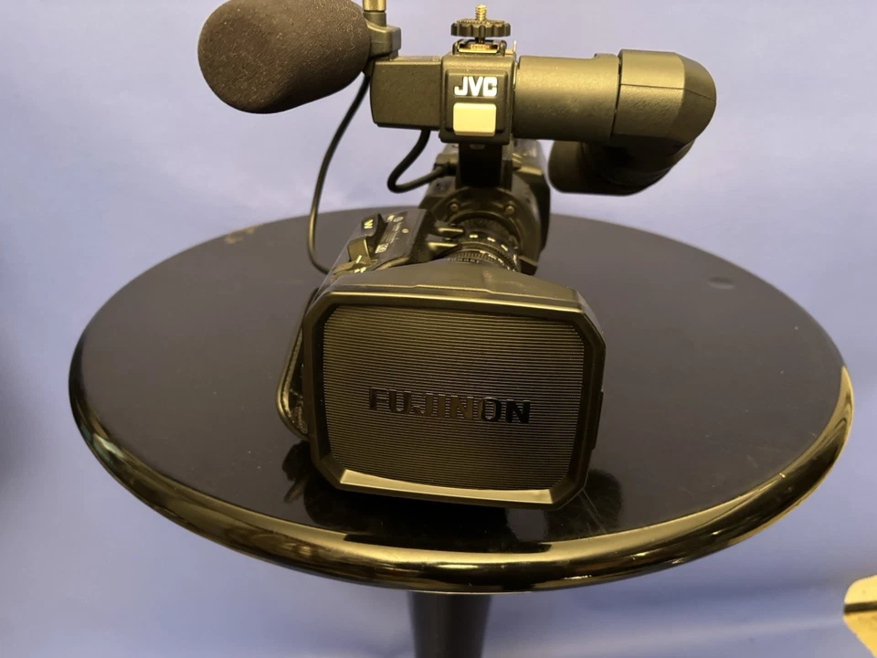 JVC ProHD 3-CCD MiniDV Professional Camcorder with Th16x5.5BRMU  Fujinon Lens - Image 2 of 4