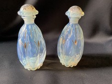 2 Flacons De Parfum En Verre Opalescents