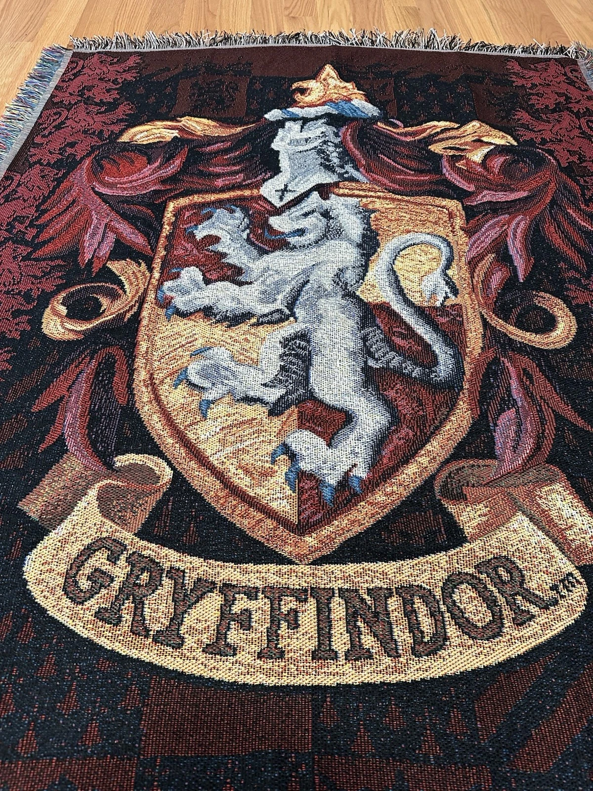 Harry Potter Gryffindor Crest Wall Hanging Tapestry Woven Throw Blanket Fringe