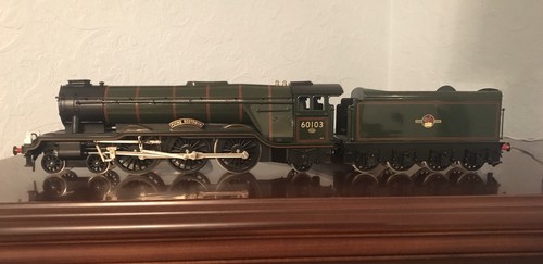 Bassett Loake Spur 0 British Railways A3 Class 4-6-2 Lokomotive & Tender 60103 | Zustand: New