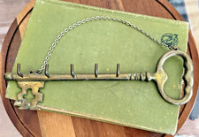 Vtg Brass Key Holder/Wall Hanger/Skeleton Key...