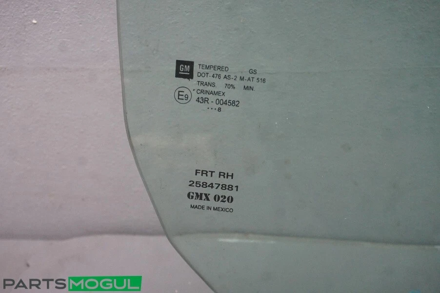 06-10 SATURN SKY / PONTIAC SOLSTICE FRONT RIGHT SIDE DOOR WINDOW GLASS OEM - Image 4 of 4