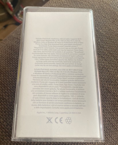 Apple iPod touch 2nd Generation 2008 Silver (8GB) - Picture 2 of 7