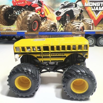 Spin Master Monster Jam HIGHER EDUCATION Cool Bus Truck 1:64 with Stop Sign