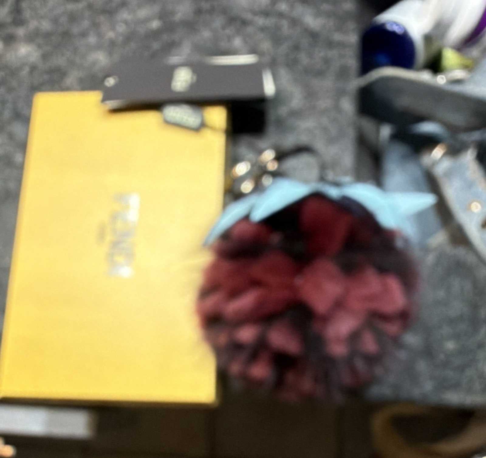 Fendi Ciondolo/Portachiavi Borsa Pompon Donna, Borgogna e Nero, Taglia TU