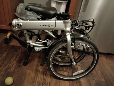 Dahon Mariner D8 20 in Folding Bike - Silver (KMA082)