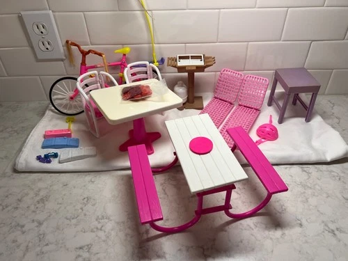 VTG Barbie Dream House Accessories for Outside - 1987