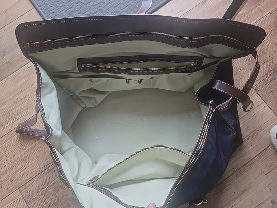 Lands'End Weekender Bag / Leather And Nylon Vintage. Tan Cloth Interior - Image 2 of 4