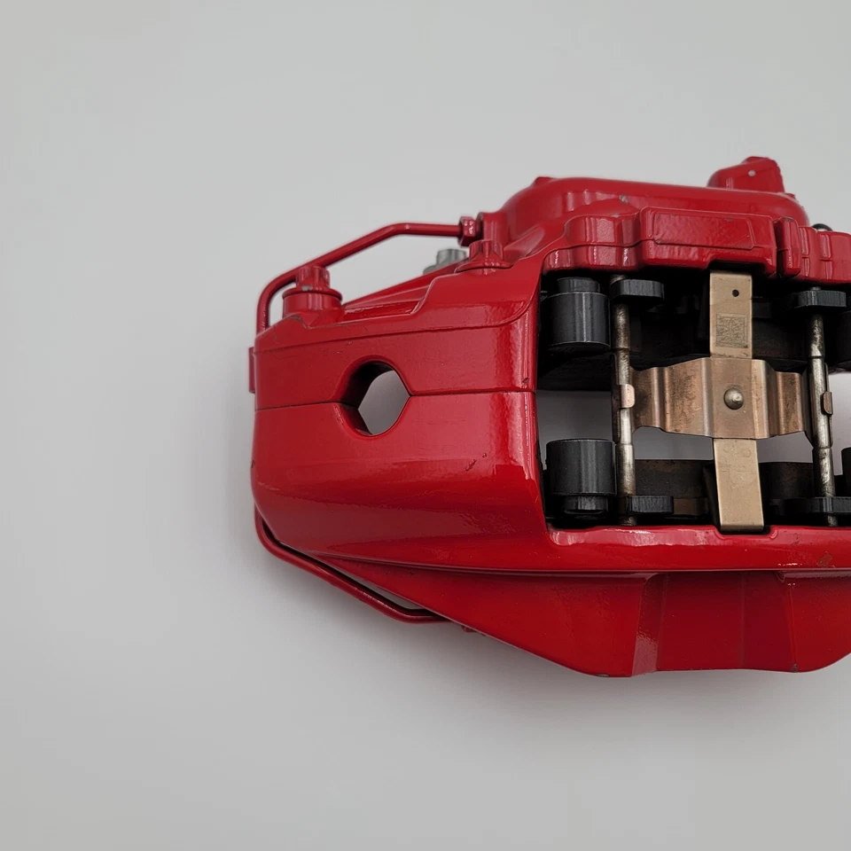 Pinza de freno delantera derecha bmw 330i g20 2024 8844348 roja Foto 4 de 4