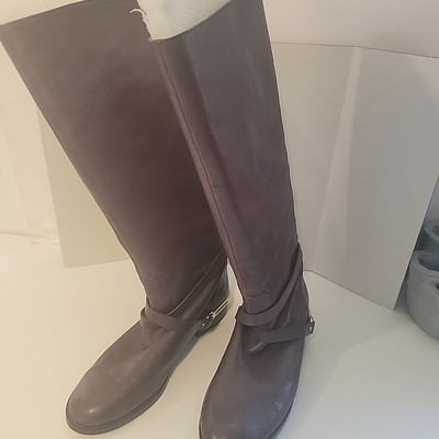 Lauren Ralph Lauren Boots 8.5b