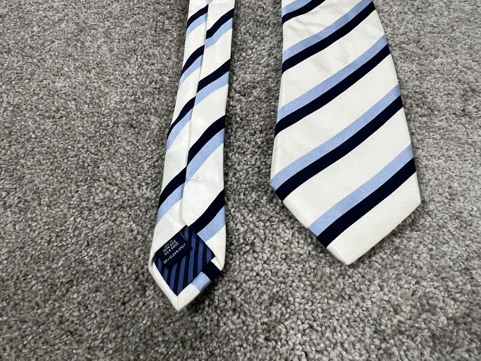 Corbata Charles Tyrwhitt para hombre seda a rayas azul marino blanco Jermyn Street London Foto 2 de 4