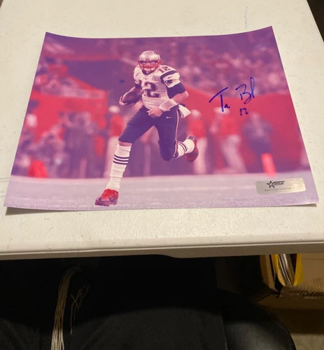 Tom Brady New England Patriots Signed 8x10 photo With COA