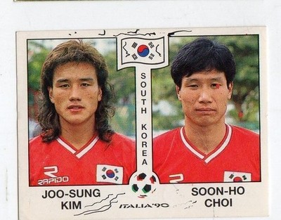 figurine - PANINI FOOTBALLERS ITALY 90 NO. 323 SOUTH KOREA KIM - CHOI