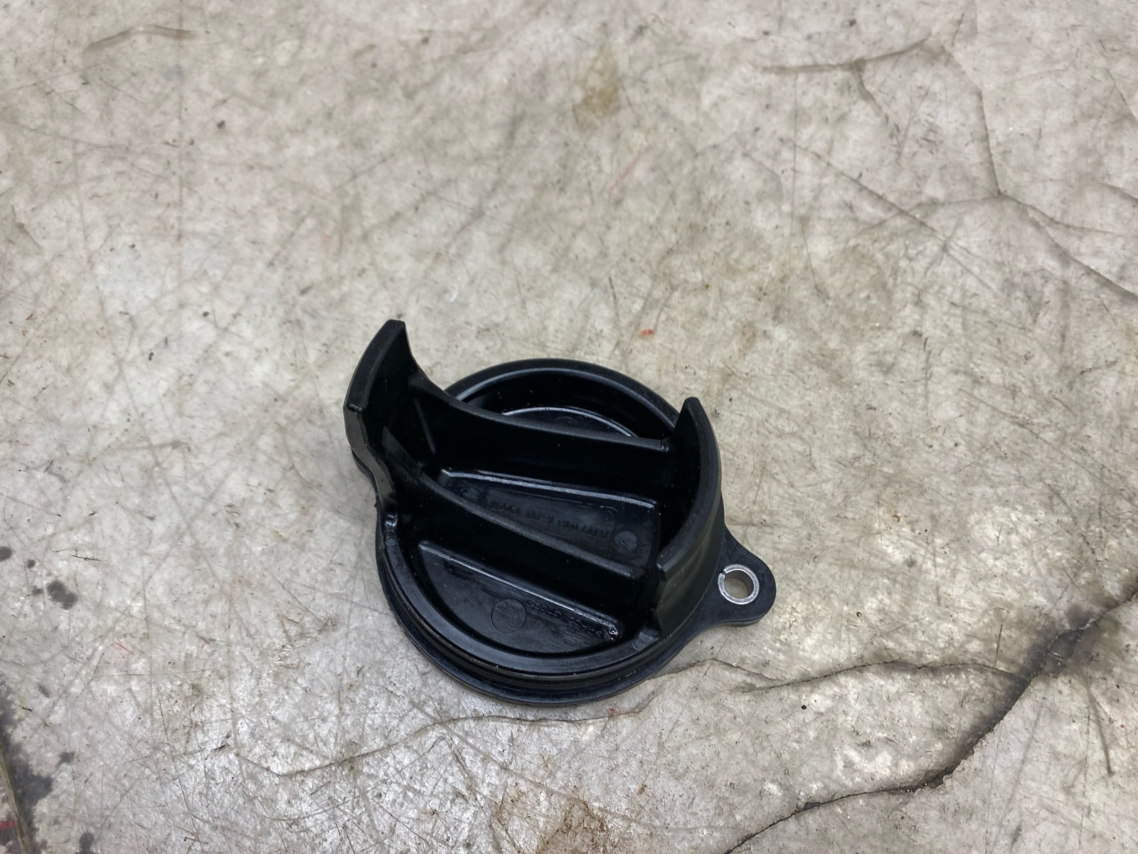 2020-2025 ASTON MARTIN DBX 4.0L FRONT LOWER TIMING CHAIN CASE COVER 1770151800