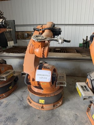 Lot #12 Kuka KR 210-2 2000