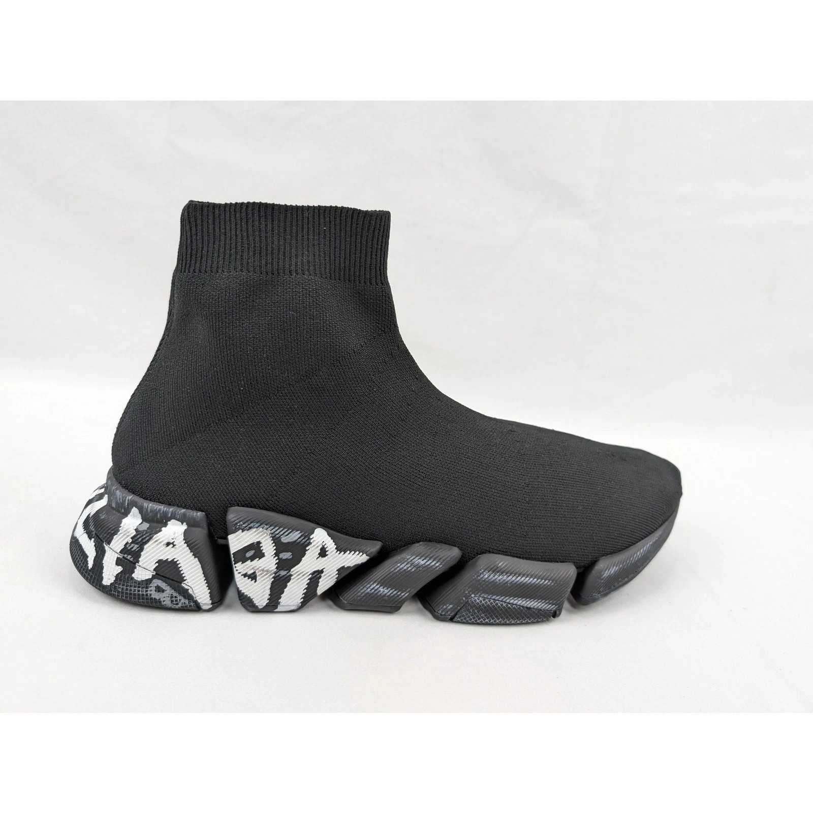 Balenciaga — Balenciaga Speed 2.0 Graffiti Sneakers in Black/White Size 39