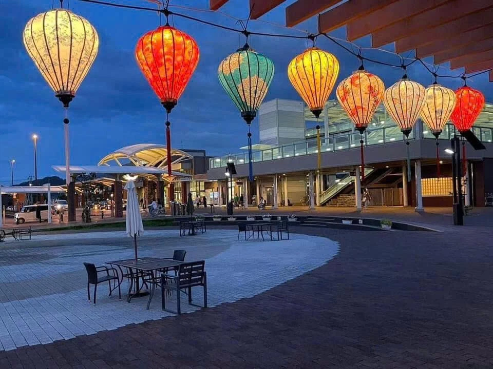 Word Vendor | Silk Lantern with Pattern | Handmade: with Bamboo and Silk - Image 2 of 4