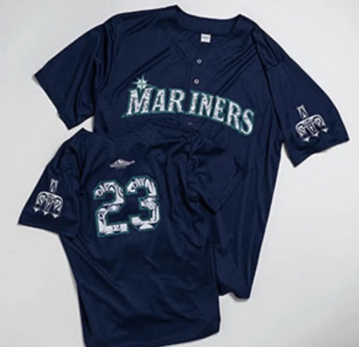 All I want for Christmas is the Mariners to get new home jerseys