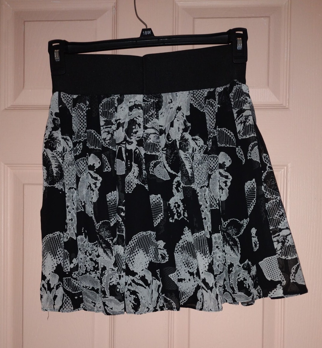 Express Design Studio Black Small Polyester Skirt - image 1