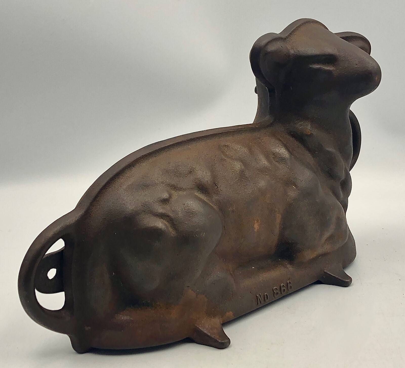 Vintage GRISWOLD Brown Cast Iron Easter Lamb Cake Mold 866 2 PC 921/