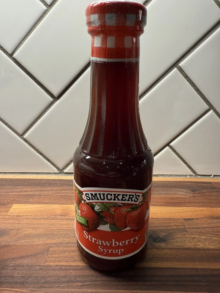 SMUCKERS SMUCKER'S Strawberry Syrup Glass Bottle 12oz = Discontinued Collectible