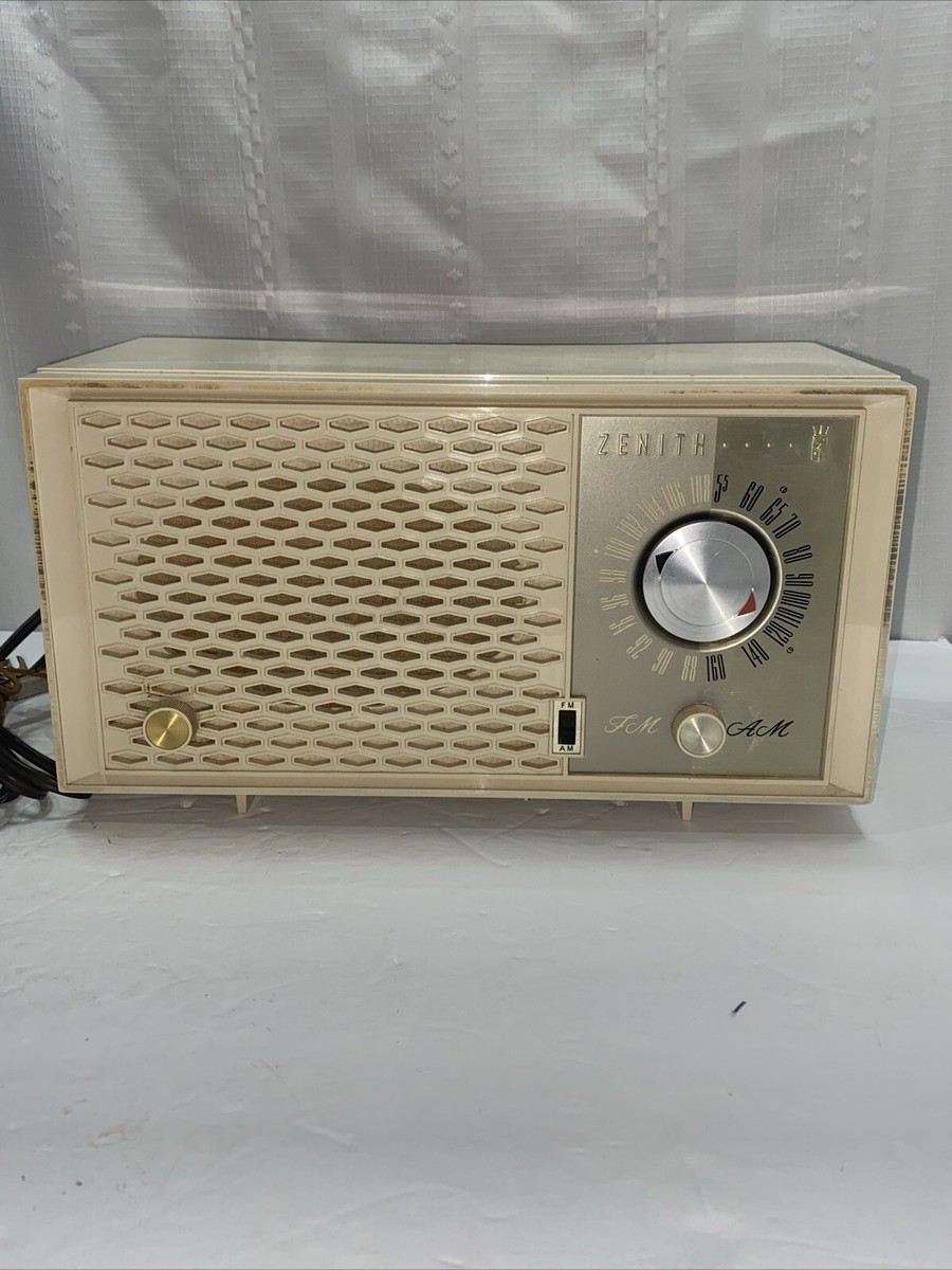 ★ZENITH★ヴィンテージ真空管ラジオ＜モデル　R723＞◆稼働品◆ ☆ZENITH☆ヴィンテージ真空管ラジオ＜モデル R723＞◇稼働品