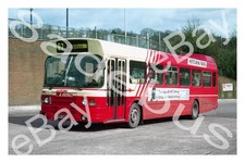 Bus Photograph LUTON & DISTRICT SVV 588W [588]