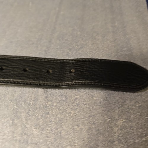 Cinturón de cuero recubierto negro Levi Strauss Signature para hombre talla 32 1,75” W usado en excelente estado  - Imagen 6 de 7