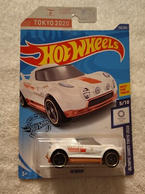 Hot Wheels 2017 Olympic Games Tokyo 2020 Hi Beam 5/10 White & Pink 155/250