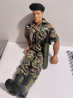 ミリタリー G.I. JOE Vietnam Base Camp Set s-l400.jpg