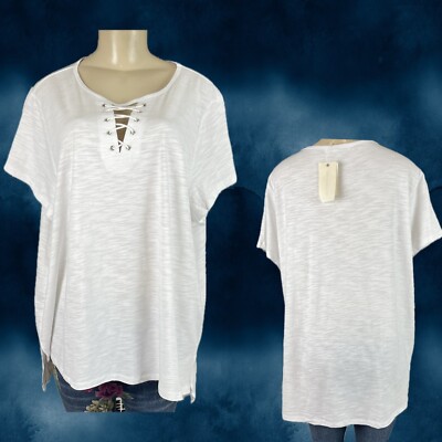 Retrology Plus 2X Bleached Heather White Lace-Up Neck Step-Hem Short Sleeve Top
