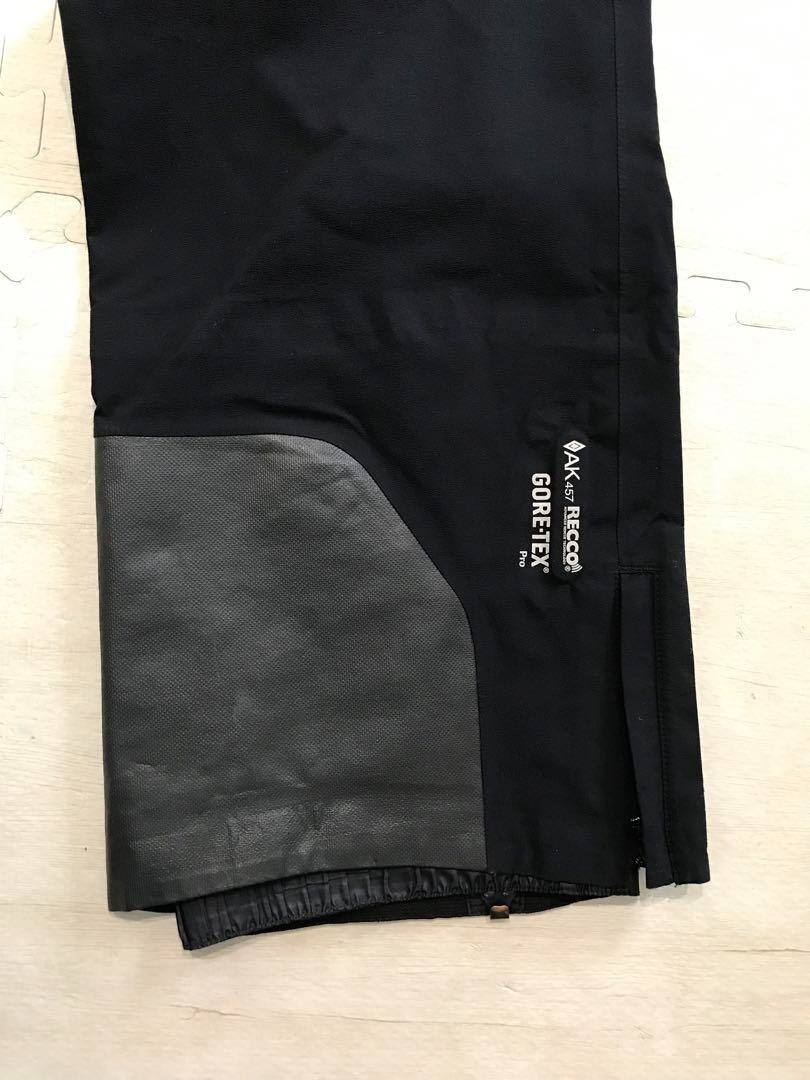 BURTON AK457 GORE-TEX PRO 3L Bib Pants Black Size M BURTON AK457 GORE-TEX PRO 3L Bib Pants Black Size M