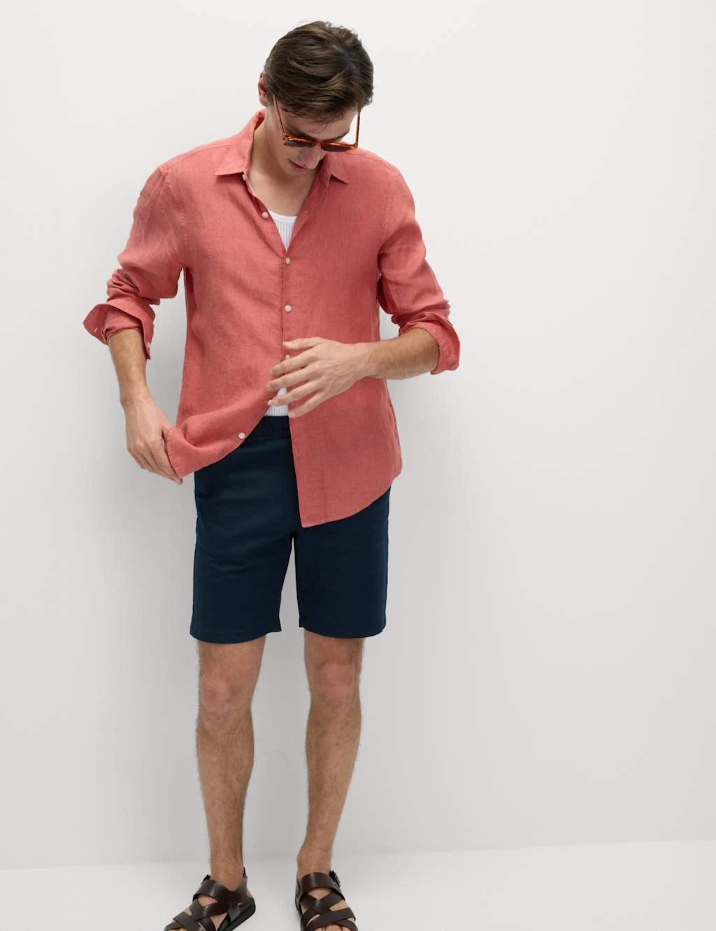 Marks & Spencer Mens Linen All Purpose Shorts in Dark Navy - M&S
Opens in a new window or tab