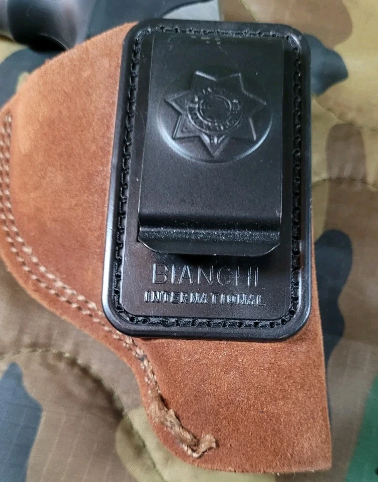Bianchi Smith&Wesson J Frame Iwb Leather Right-hand Holster With Clip - Image 2 of 4