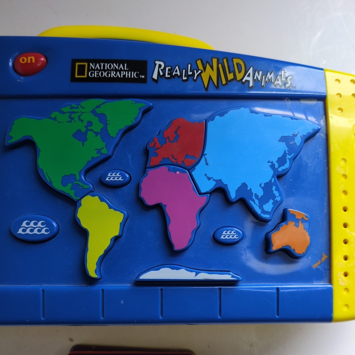 HIDEOUT DAC National Geographic おまけ付 あの『ナショジオ』が作った超本格テント「ハイドアウト」を試して