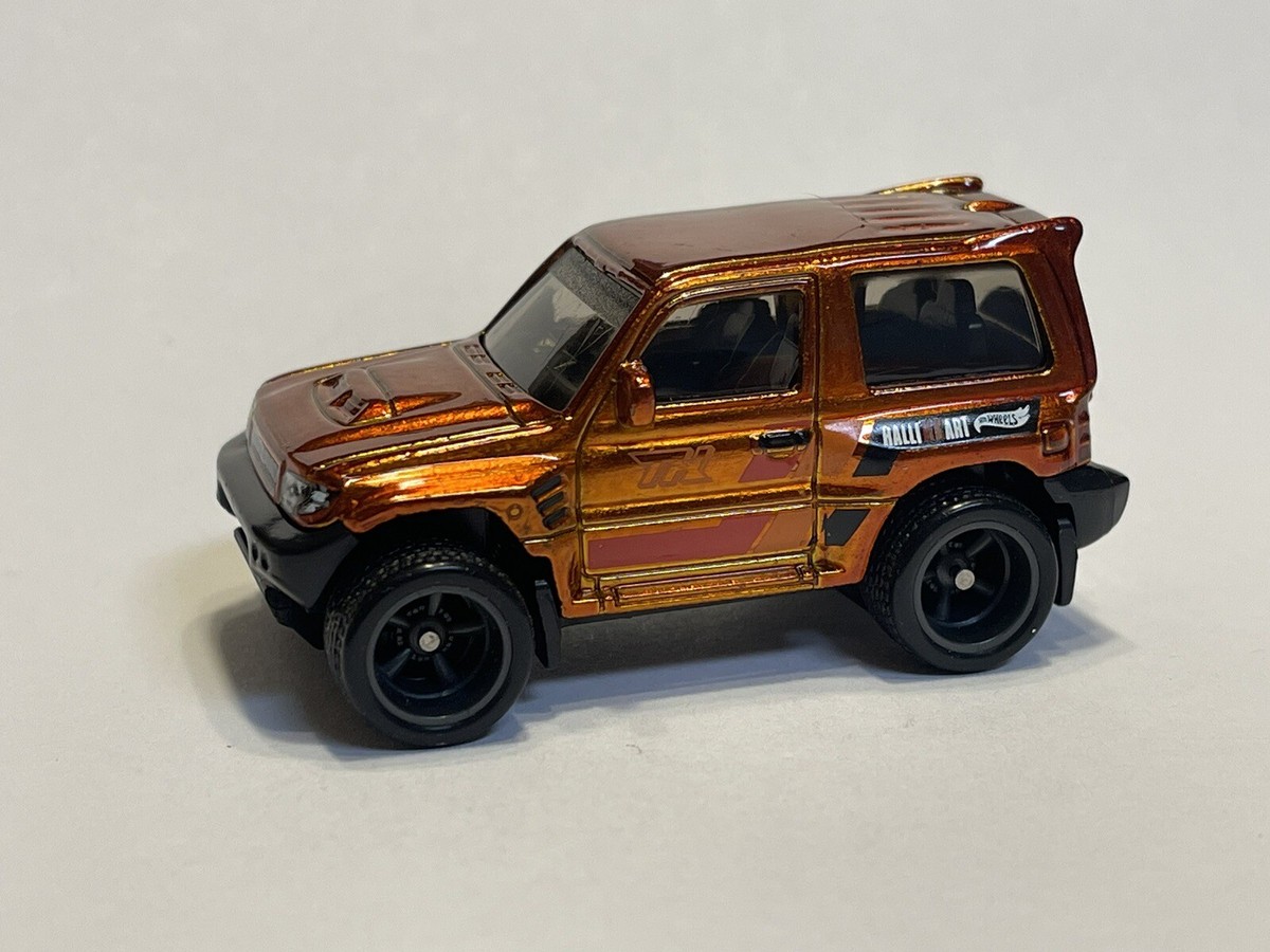 Hot Wheels New 2024 Super Treasure Hunt Mitsubishi Pajero