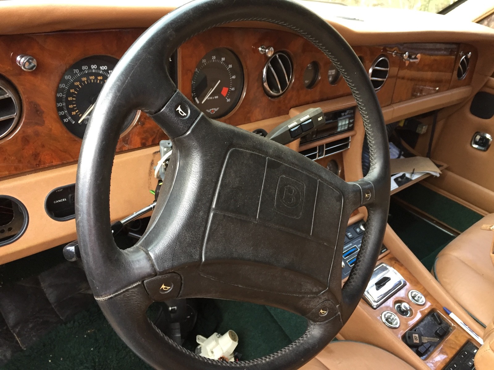 ROLLS ROYCE SPIRIT SPUR WASHER BOTTLE BENTLEY. THE WORLDS LARGEST USED INVENTORY