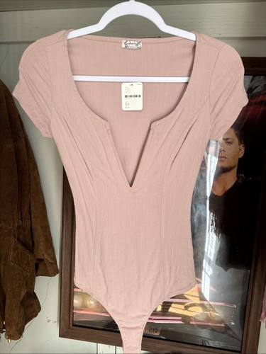 Free People Bodysuit Deep Conversations Short Sleeve V-Neck Rose Pink XS NWT
