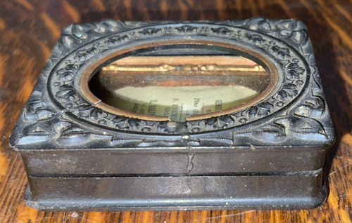 ANTIQUE PECKS AUG 7,1855 PATENED 2-1/3X3" BOX FRAME WITH OVAL WINDOW~CRACKED LID - Picture 5 of 9