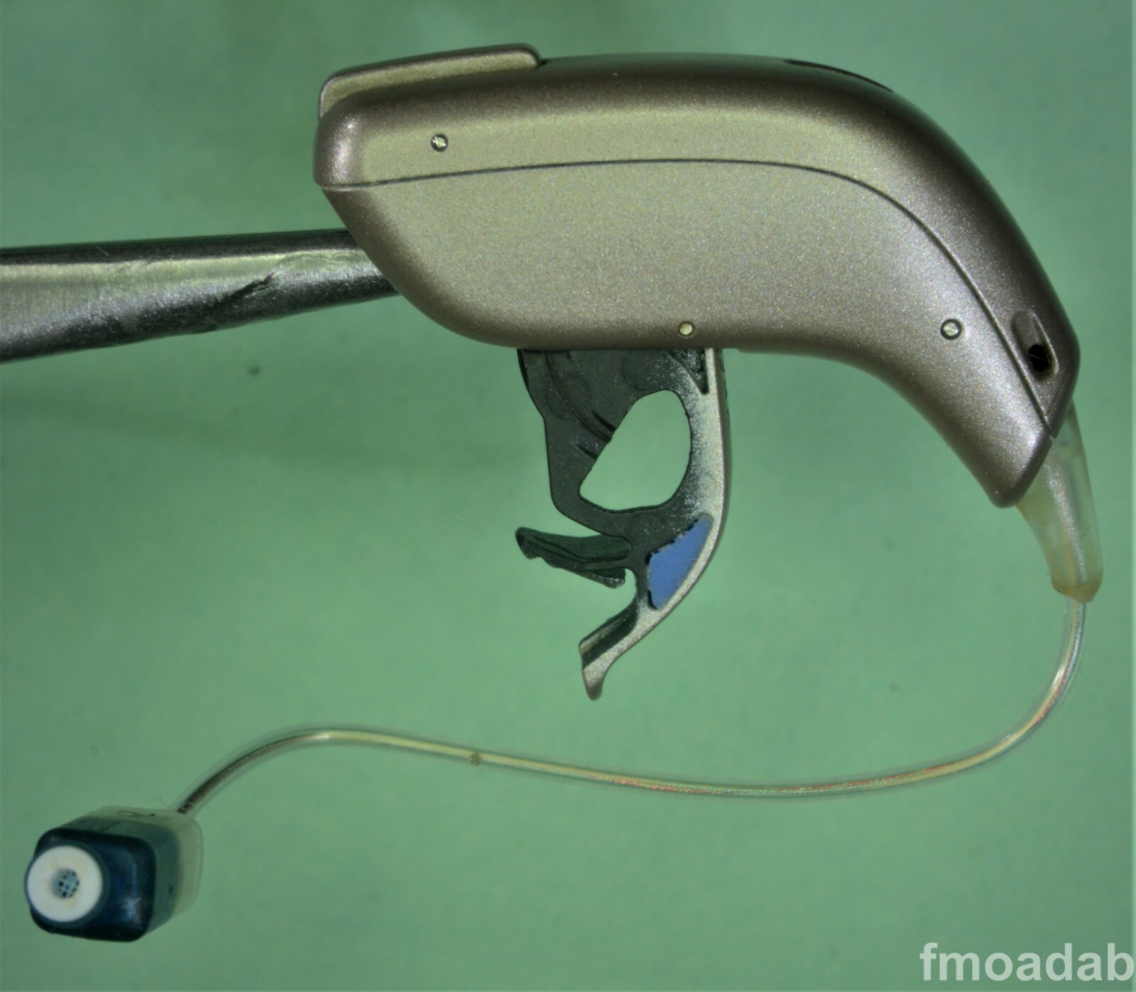 A PAIR OF OTICON MINIRITE SIYA2 DIGITAL BTE HEARING AIDS iPHONE